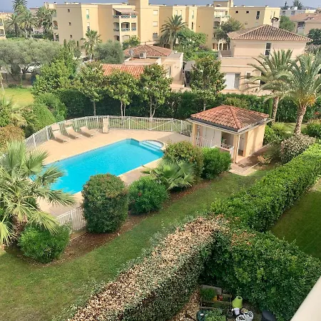 Апартаменти Joli 2p Climatise Dans Calme Et Securisee Avec Piscine *