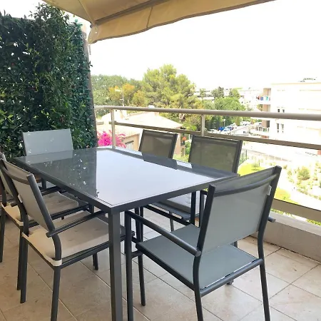 Appartement Joli 2p Dans Résidence Calme Et Securisée Avec Piscine *