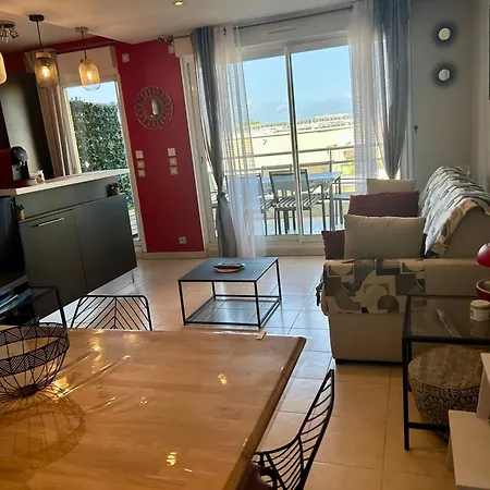 Joli 2p Climatisé Dans Résidence Calme Et Securisée Avec Piscine