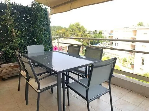 Joli 2p Climatise Dans Calme Et Securisee Avec Piscine Apartmán